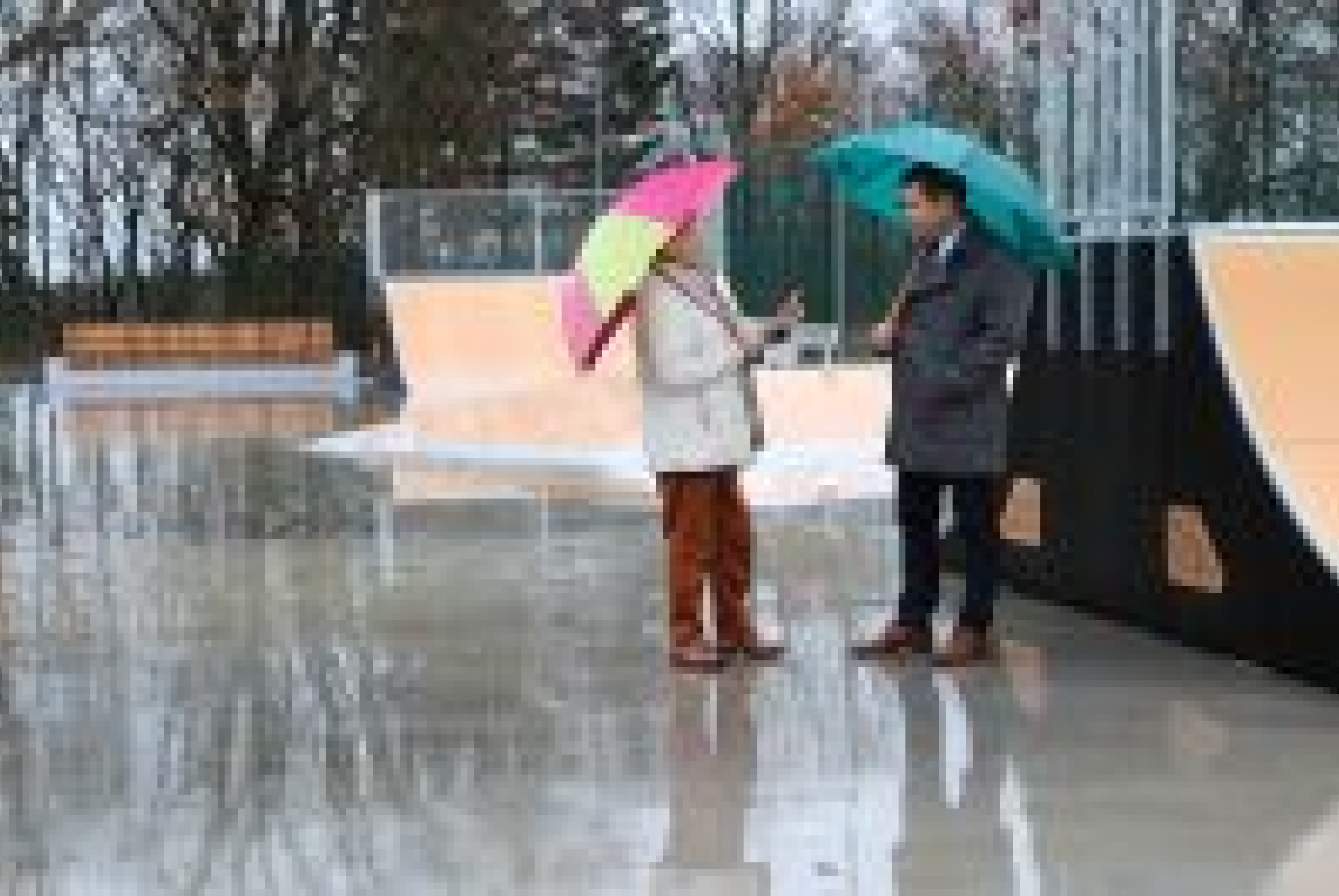 Burmistrz Wyrzyska z pozostałymi osobami na odbiorze skatepark.