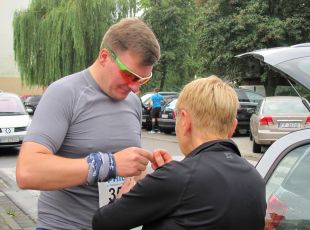 Nagroda za bieg teściowe z zięciem podczas Półmaratonu Philipsa (2)