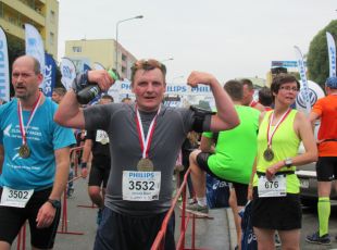 Nagroda za bieg teściowe z zięciem podczas Półmaratonu Philipsa (6)